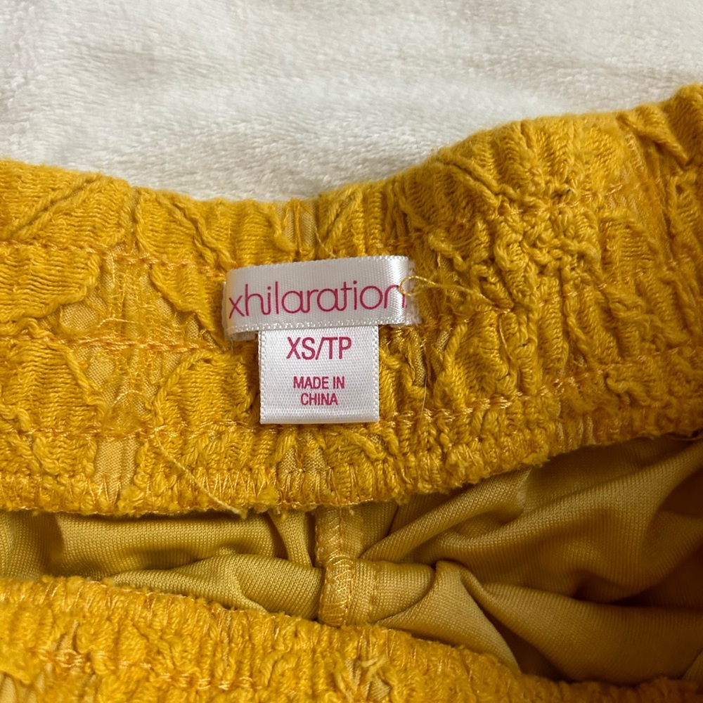💛Yellow shorts🌻 - Picture 3 of 3